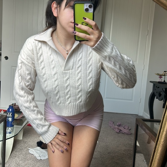 Aritzia pullover - Picture 1 of 6